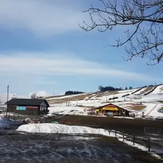 Gdzie parking za darmo przy Przełęczy Sokolej? 5 ukrytych miejsc!