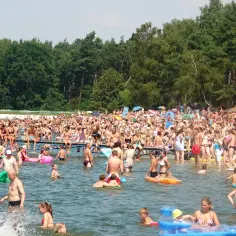 Jezioro Gołuchowskie: kompletny plan wypoczynku i najlepsze atrakcje