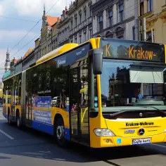 Busy z Krakowa do Wolbromu: szybki i wygodny sposób podróży
