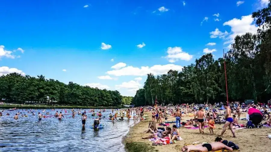 Zdjęcie Jezioro Łódzkie - niezwykły raj dla miłośników sportów wodnych i wędkarzy