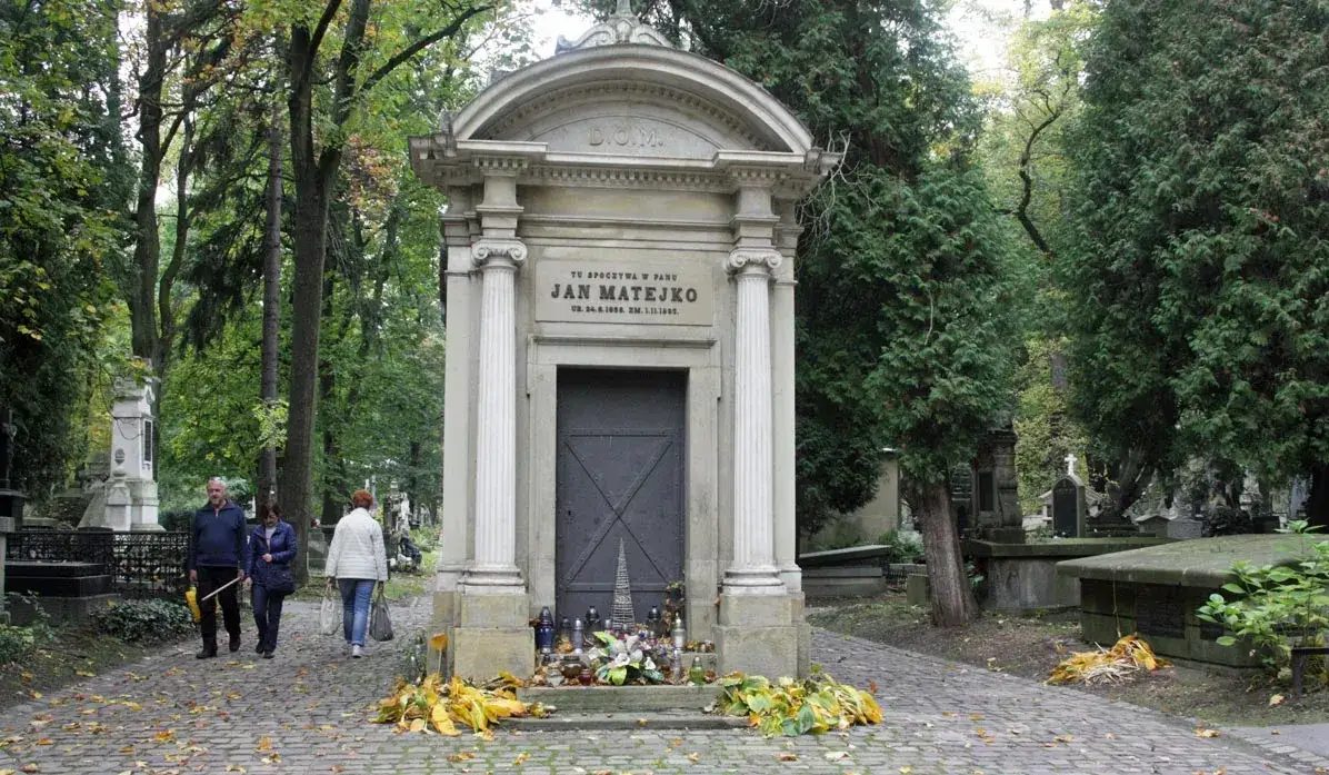 Zdjęcie 7 fascynujących historii, które kryje cmentarz Rakowicki Krakowa