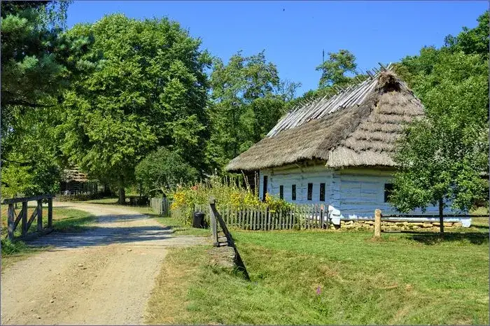 Zdjęcie Jakie muzea wsi w Polsce musisz odwiedzić? 5 skansenów dla rodzin
